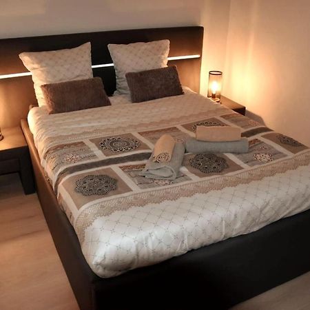 Bel appartement situé quartier Louvre-Bollaert Lens Extérieur photo